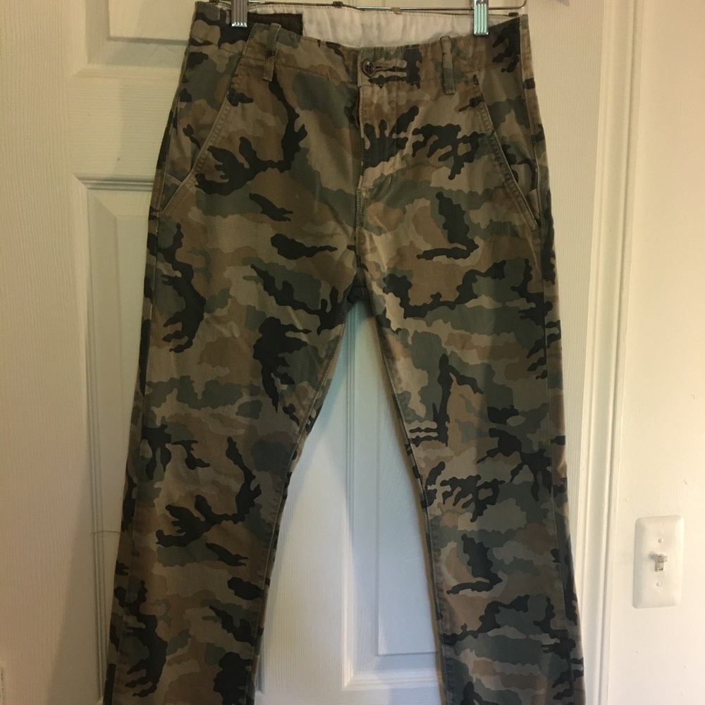 Levi’s camo chinos